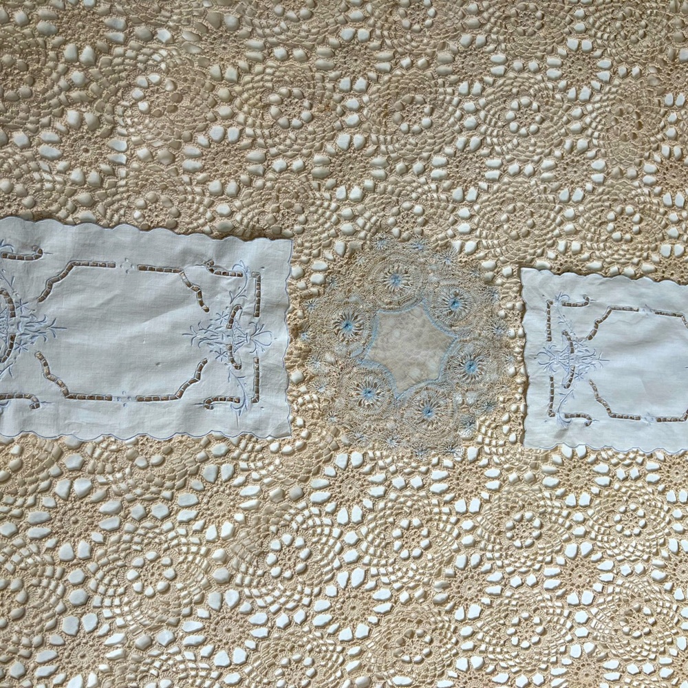 Vintage Set of 3 Piece Set of The Prettiest Doily & 2 Battenburg Runners